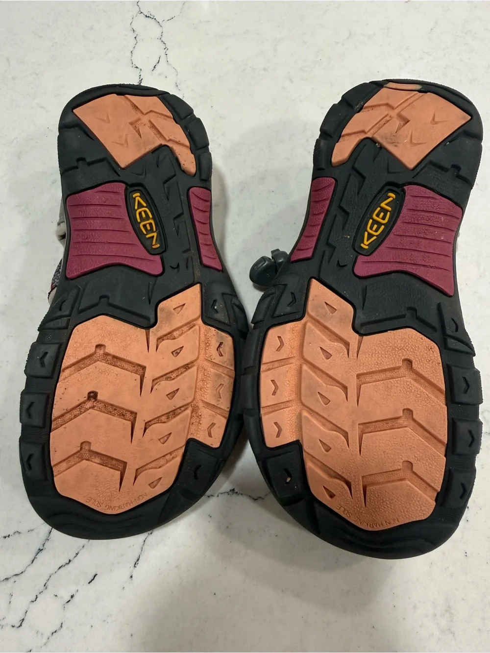 KEEN Newport H2 Kids Closed-Toe Strappy Sandals Bungee Gray/Purple US 2